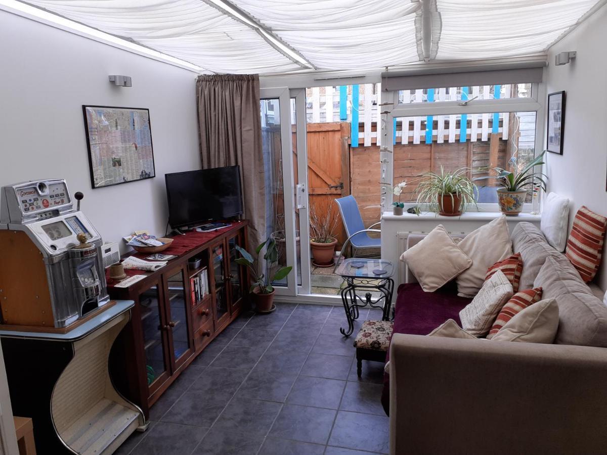 The Get Away Apartment Margate Bagian luar foto